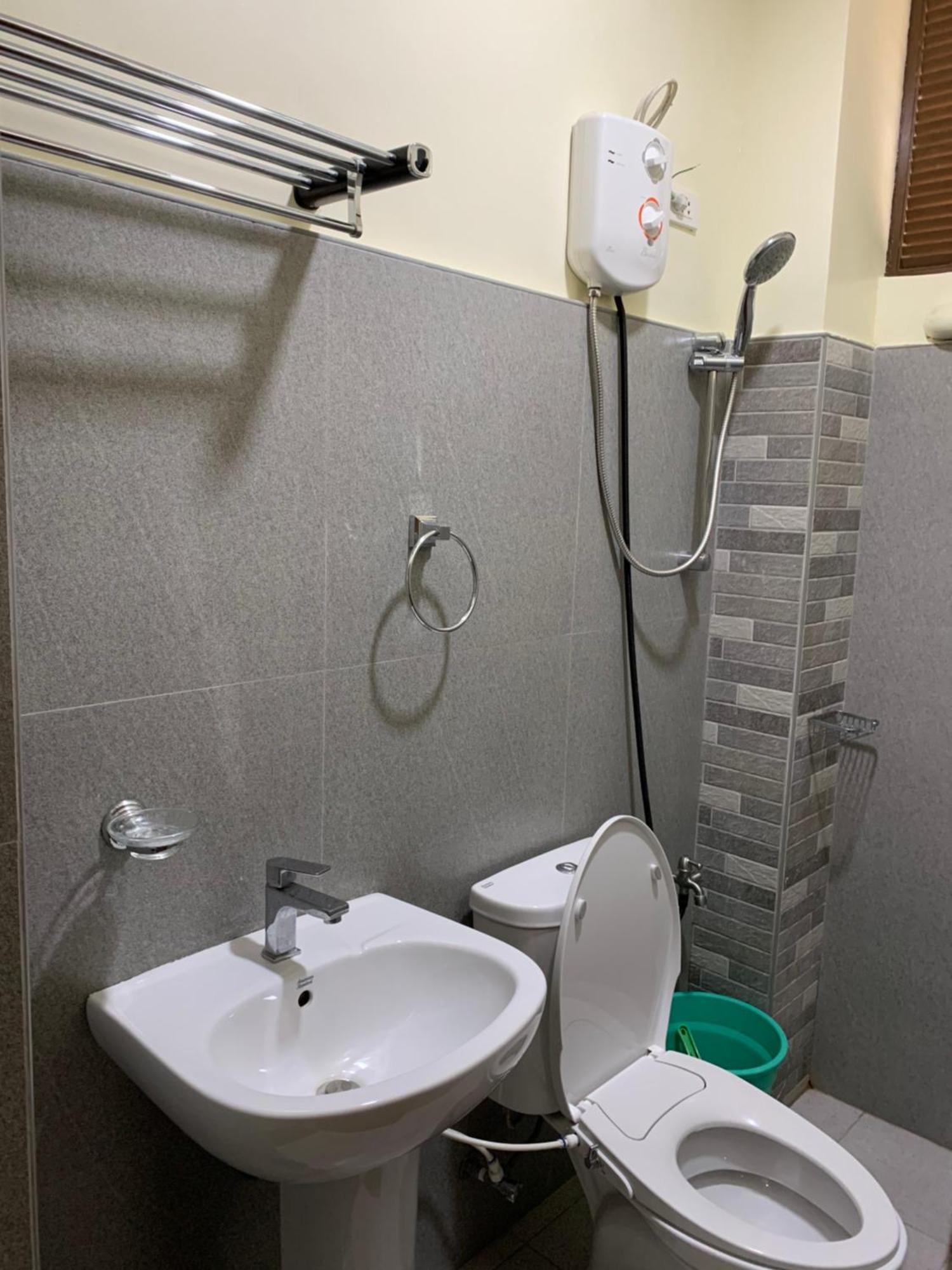 Zl Travelers Inn Batuan ภายนอก รูปภาพ